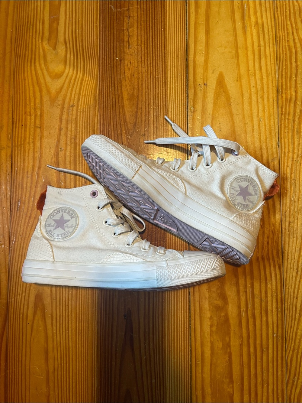 Women’s White Converse Shoes- Chuck Taylor’s
